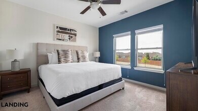 2825 Main St in Buda, TX - Foto de edificio - Building Photo