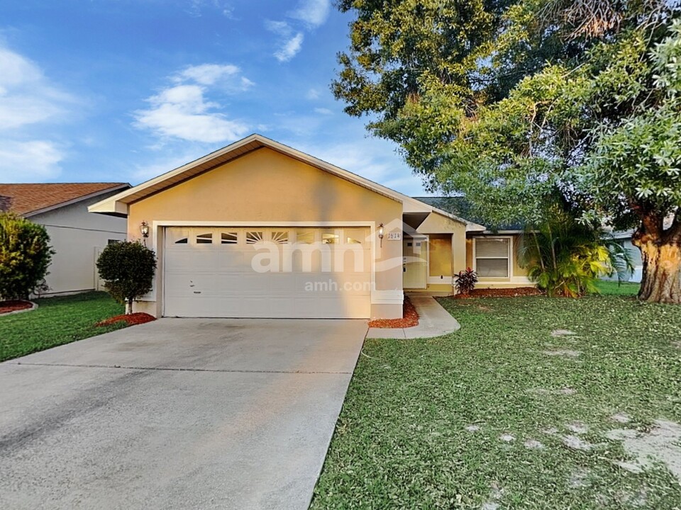 1614 Christa Ct in St. Cloud, FL - Building Photo