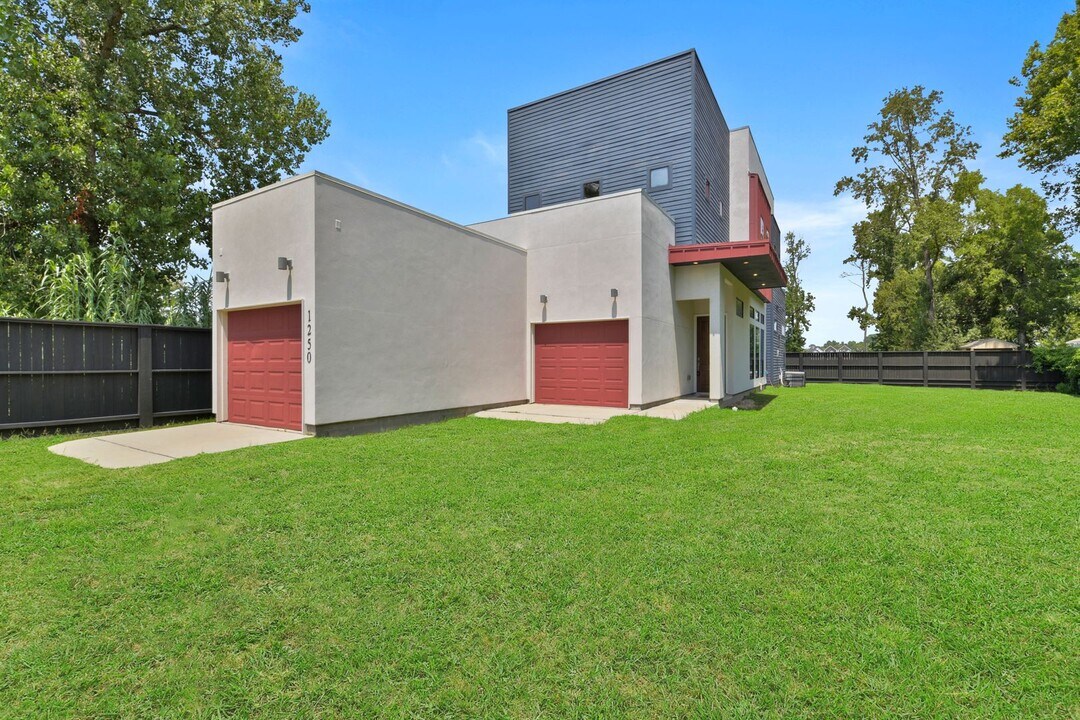 1250 Paul Quinn St in Houston, TX - Building Photo