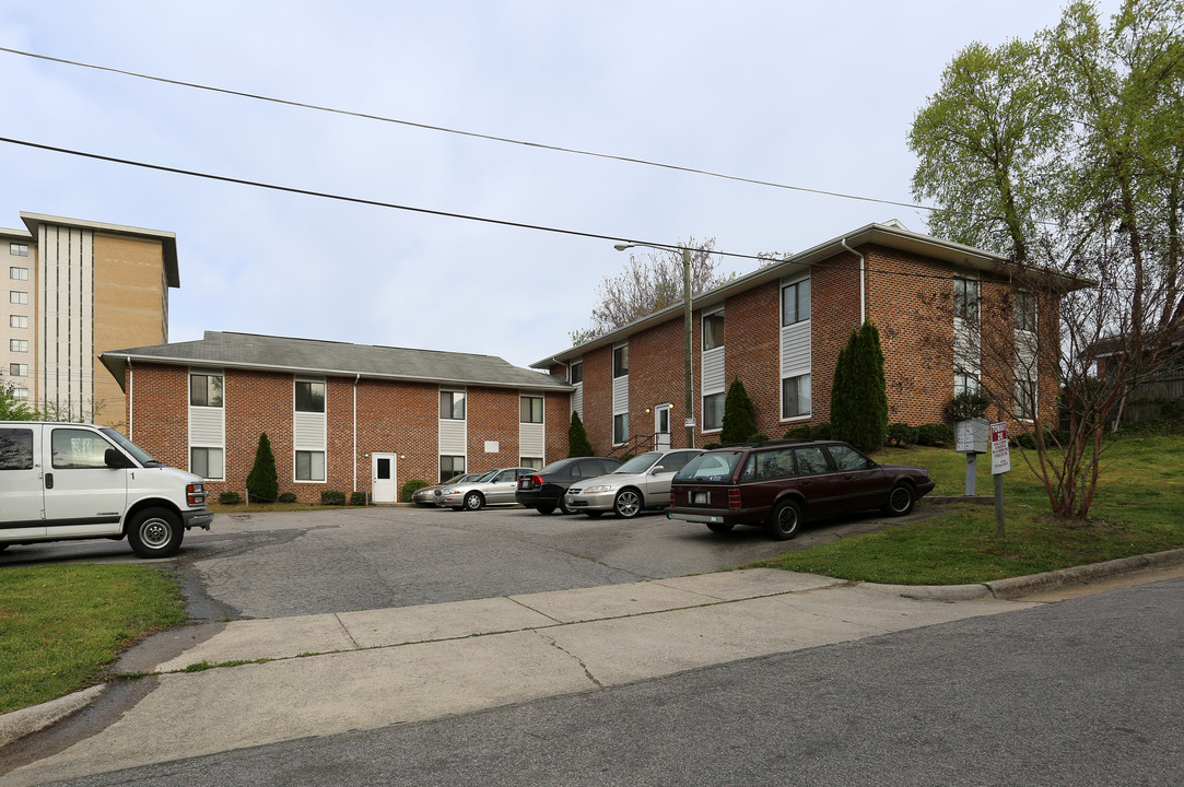 708 Ellington St in Raleigh, NC - Building Photo