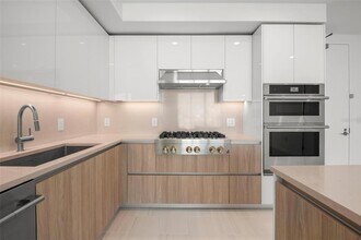 400 Central Ave, Unit 1109 in St. Petersburg, FL - Building Photo - Building Photo