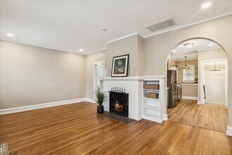 1201 N McKinley Rd in Lake Forest, IL - Building Photo - Building Photo