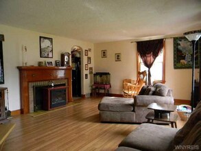 1833 Kensington Ave in Cheektowaga, NY - Building Photo - Building Photo