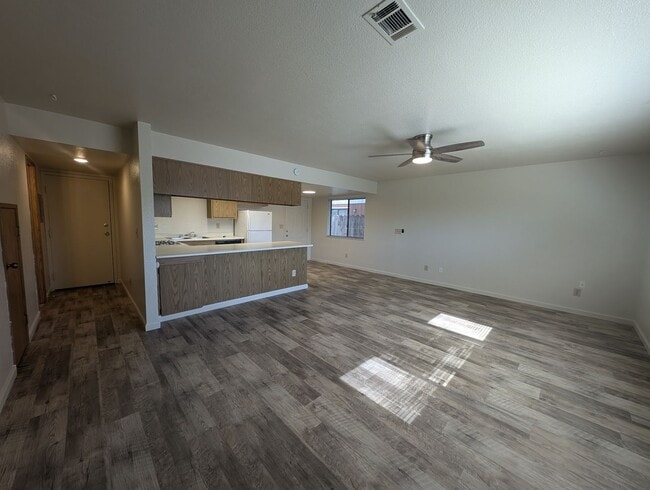 2410 Wilson Ave in Redding, CA - Building Photo - Building Photo