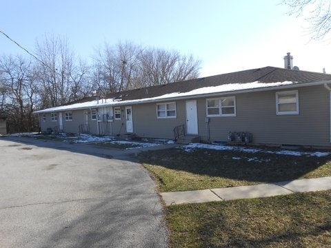 2702 117th Ave W in Milan, IL - Building Photo