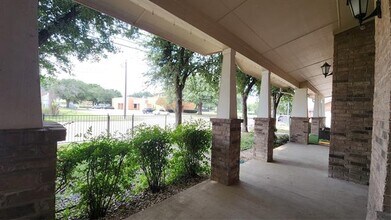 678 S Charles St in Lewisville, TX - Building Photo - Building Photo
