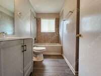 229 W Canterbury Dr photo'