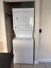 8771 NW 106th Ln in Hialeah, FL - Building Photo - Building Photo