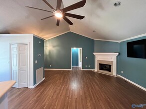 1110 Maplewood Dr SW in Hartselle, AL - Foto de edificio - Building Photo