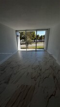 310 Fontainebleau Blvd, Unit 203 in Miami, FL - Building Photo - Building Photo