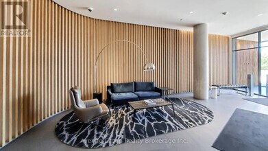 120 Varna Dr in Toronto, ON - Building Photo - Building Photo