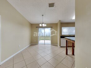 6406 Sushi Ct in Wesley Chapel, FL - Foto de edificio - Building Photo