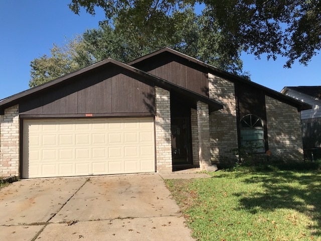 property at 2043 Goodwin Dr