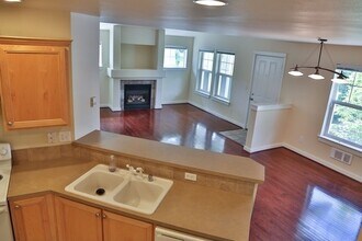 10515 221st Ln NE in Redmond, WA - Building Photo - Building Photo