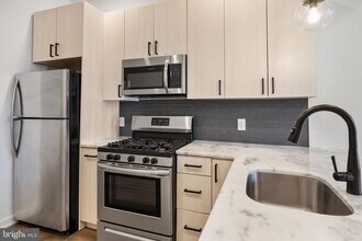 2526 W Girard Ave in Philadelphia, PA - Building Photo - Building Photo