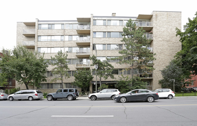 The Summit Apartments in Westmount, QC - Building Photo - Building Photo