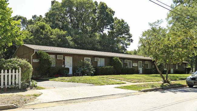 Tiberwood Manor in Painesville, OH - Foto de edificio - Building Photo