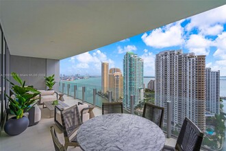 300 Biscayne Boulevard Way, Unit 2602 in Miami, FL - Building Photo - Building Photo