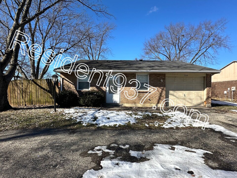 7553 Dalmation Dr in Dayton, OH - Building Photo