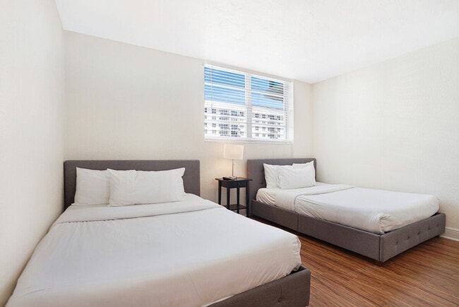 3801 S Ocean Dr in Hollywood, FL - Building Photo - Building Photo