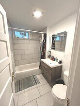 11 Harold St, Unit 2 in Somerville, MA - Foto de edificio - Building Photo