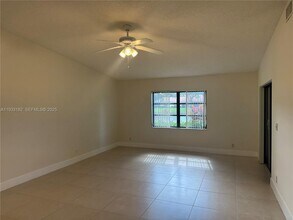 8200 Whispering Palm Dr in Boca Raton, FL - Building Photo - Building Photo