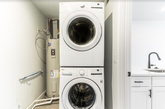 625 W Girard Ave in Philadelphia, PA - Foto de edificio - Building Photo