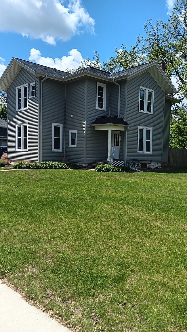 property at 304 S Silver Lake St