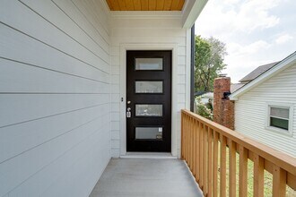 998 Spain Ave in Nashville, TN - Building Photo - Building Photo