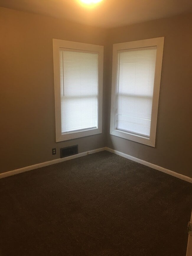 317 Eastside Pl in Lowell, AR - Building Photo - Building Photo