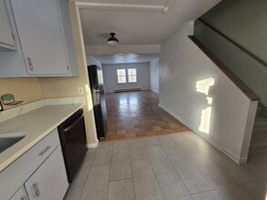 38 Maxwell Dr in Troy, NY - Foto de edificio - Building Photo