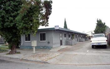 1017 Chestnut St in San Jose, CA - Building Photo - Building Photo