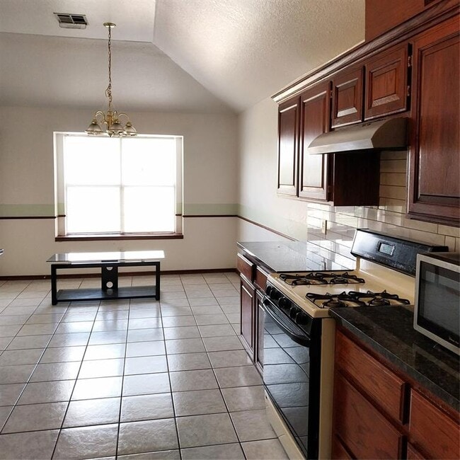 16220 Sugar Loaf Dr in Edmond, OK - Building Photo - Building Photo