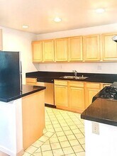 1033 3rd St, Unit 109 in Santa Monica, CA - Building Photo - Building Photo