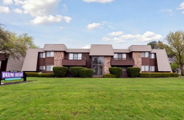 5560 Heatherdowns Blvd in Toledo, OH - Foto de edificio