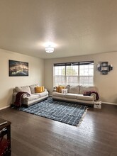 15990 E Otero Cir in Centennial, CO - Building Photo - Building Photo