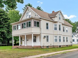 28 Hollister St in Manchester, CT - Building Photo