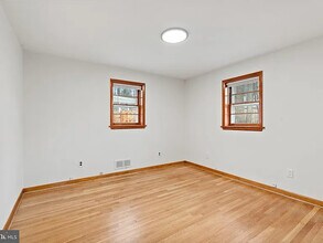 5801 Lane Dr in Alexandria, VA - Building Photo - Building Photo