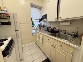 1477 Beacon St, Unit 7 in Brookline, MA - Foto de edificio - Building Photo