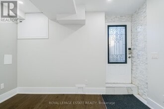 141 S Edgely Ave in Toronto, ON - Building Photo - Building Photo