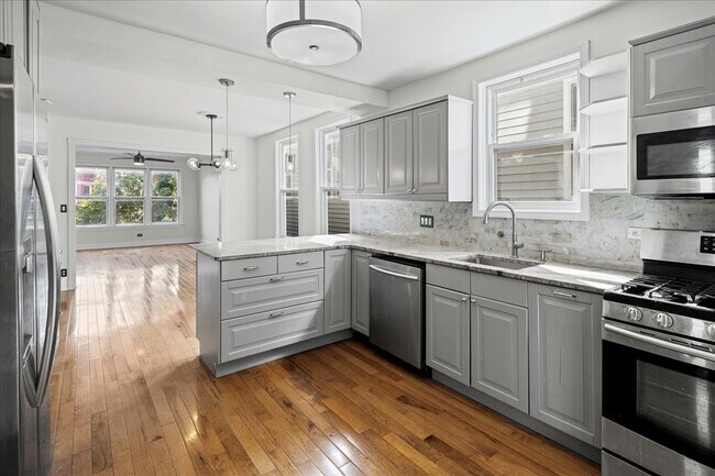 2032 N Whipple St in Chicago, IL - Building Photo - Building Photo