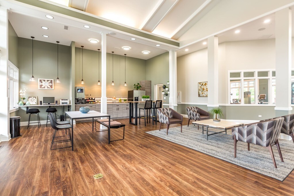 Woodlake Apartments in Gurnee, IL