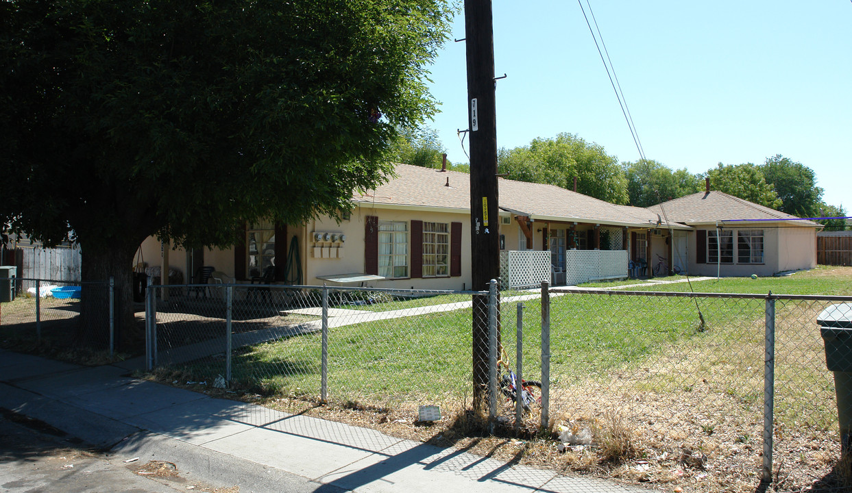 150 Madoline St in Pittsburg, CA - Building Photo