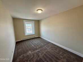 751 Hudson Ave in Stillwater, NY - Building Photo - Building Photo