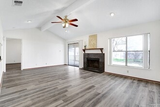 6943 Sunshine Tree Dr in San Antonio, TX - Building Photo - Building Photo