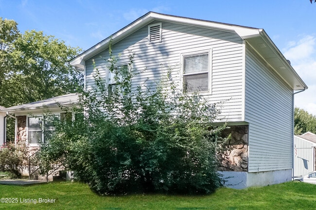 3804 Breckenridge Ln in Louisville, KY - Building Photo - Building Photo