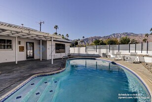 4113 Cll San Antonio in Palm Springs, CA - Building Photo