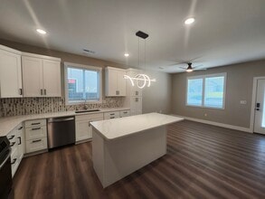 5308 W Wernett Rd in Pasco, WA - Building Photo - Building Photo