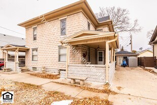 114 W 2nd St in Auburn, IN - Building Photo