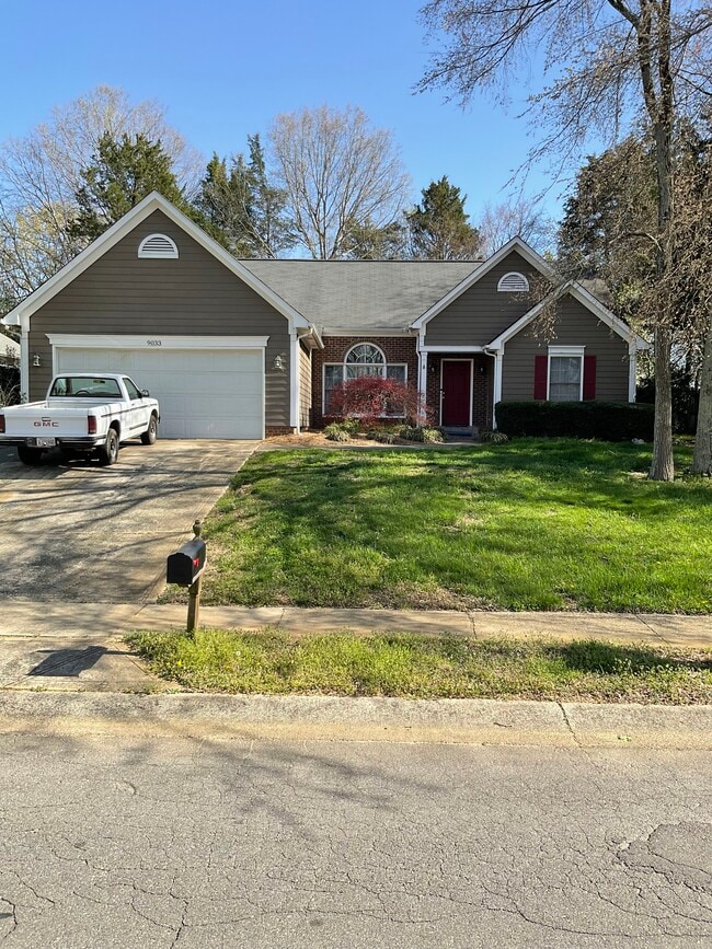 9033 English Saddle Ln